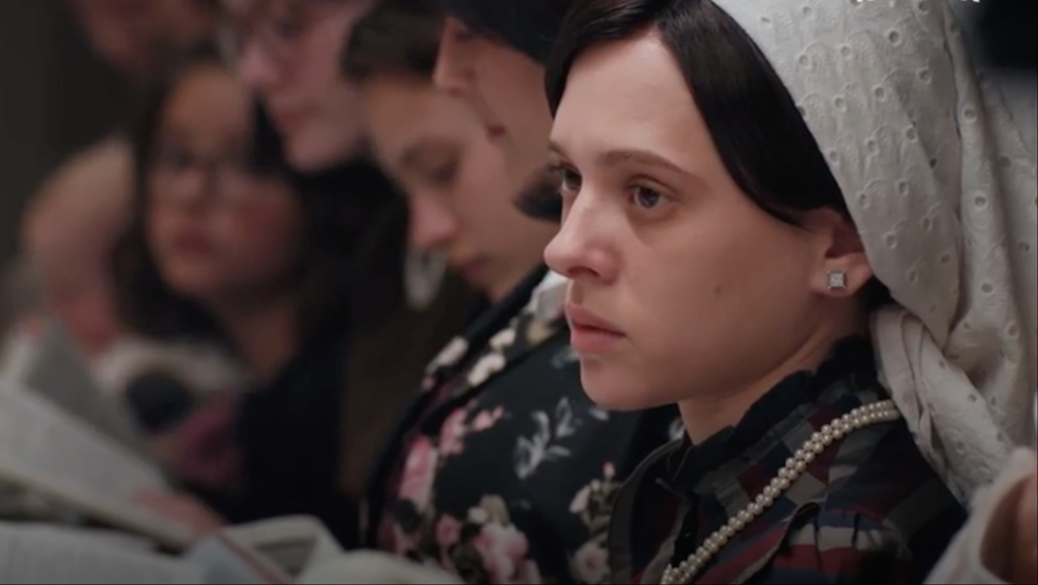 кадр из сериала Неортодоксальная